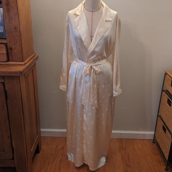 JONES NEW YORK GOLD SATIN SIZE S/M TIE ROBE EMBOSSED FLOWER DETAIL LACE - Picture 1 of 9